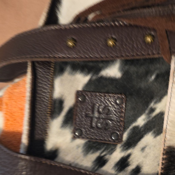 STS Ranchwear Black and White Cowhide Tote - Picture 8 of 8
